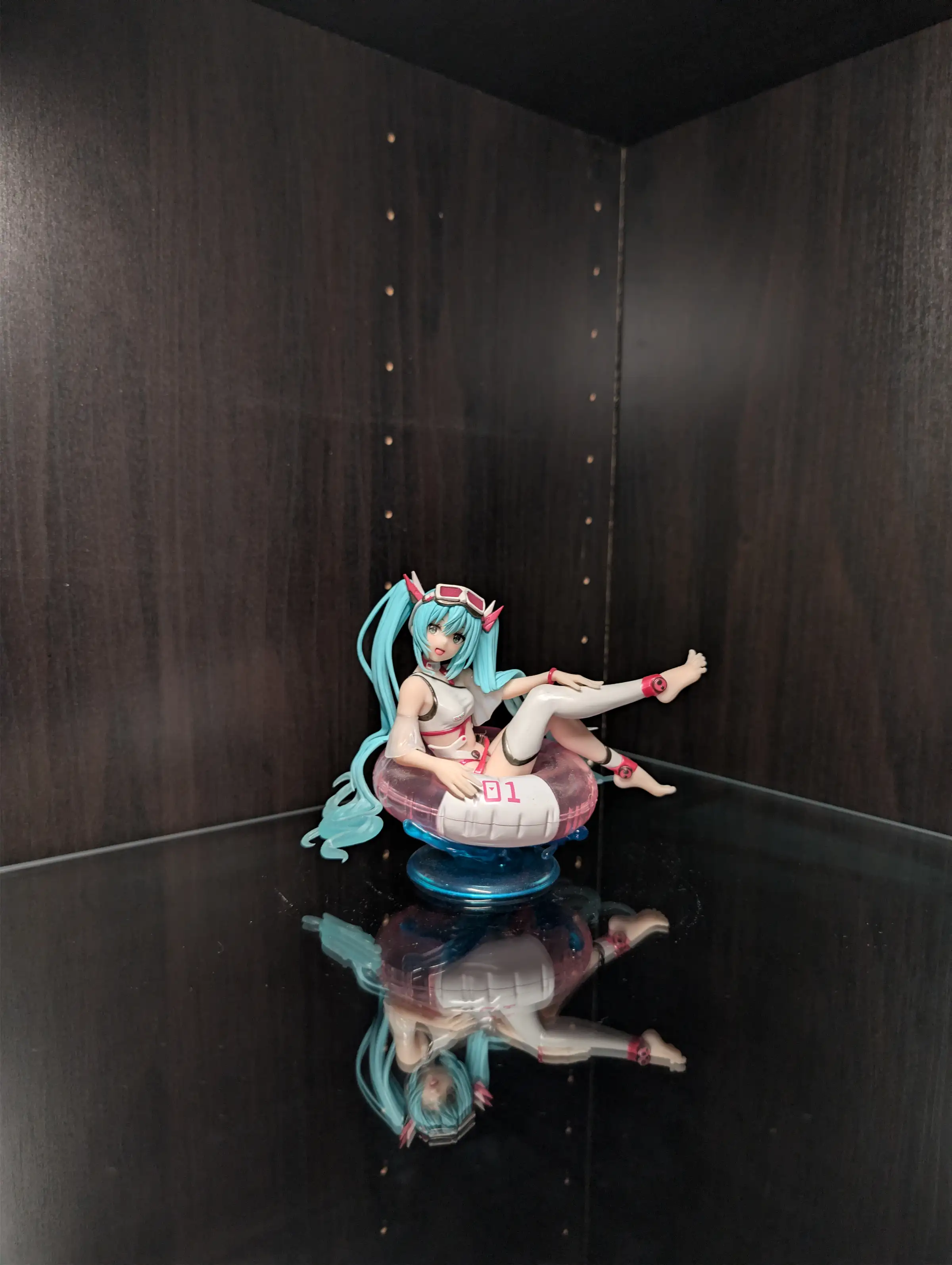 Image of figure Aqua Float Miku