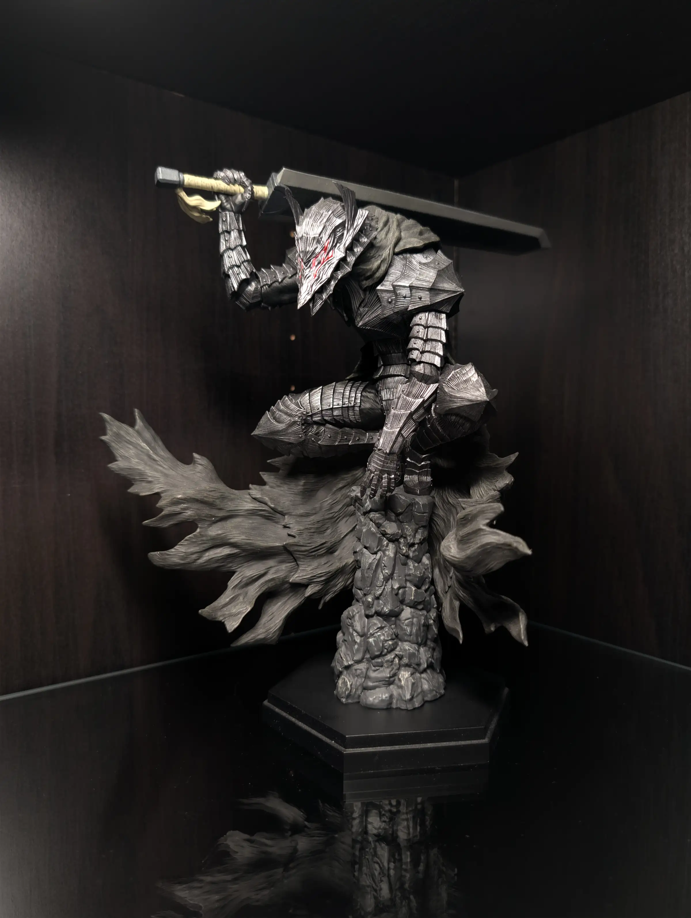 Image of figure Berserker Armor Guts