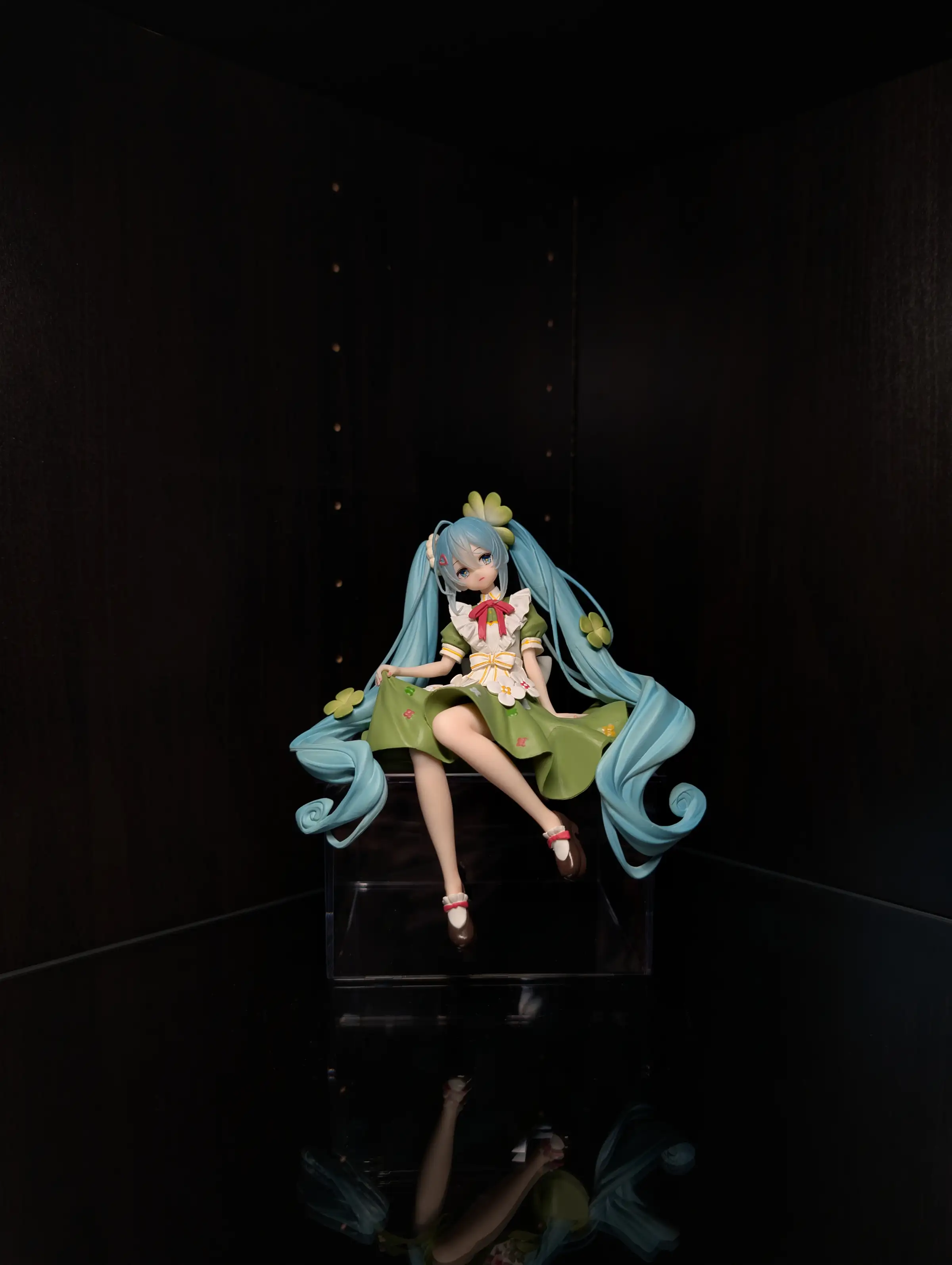 Image of figure Flower Fairy Miku (Clover)