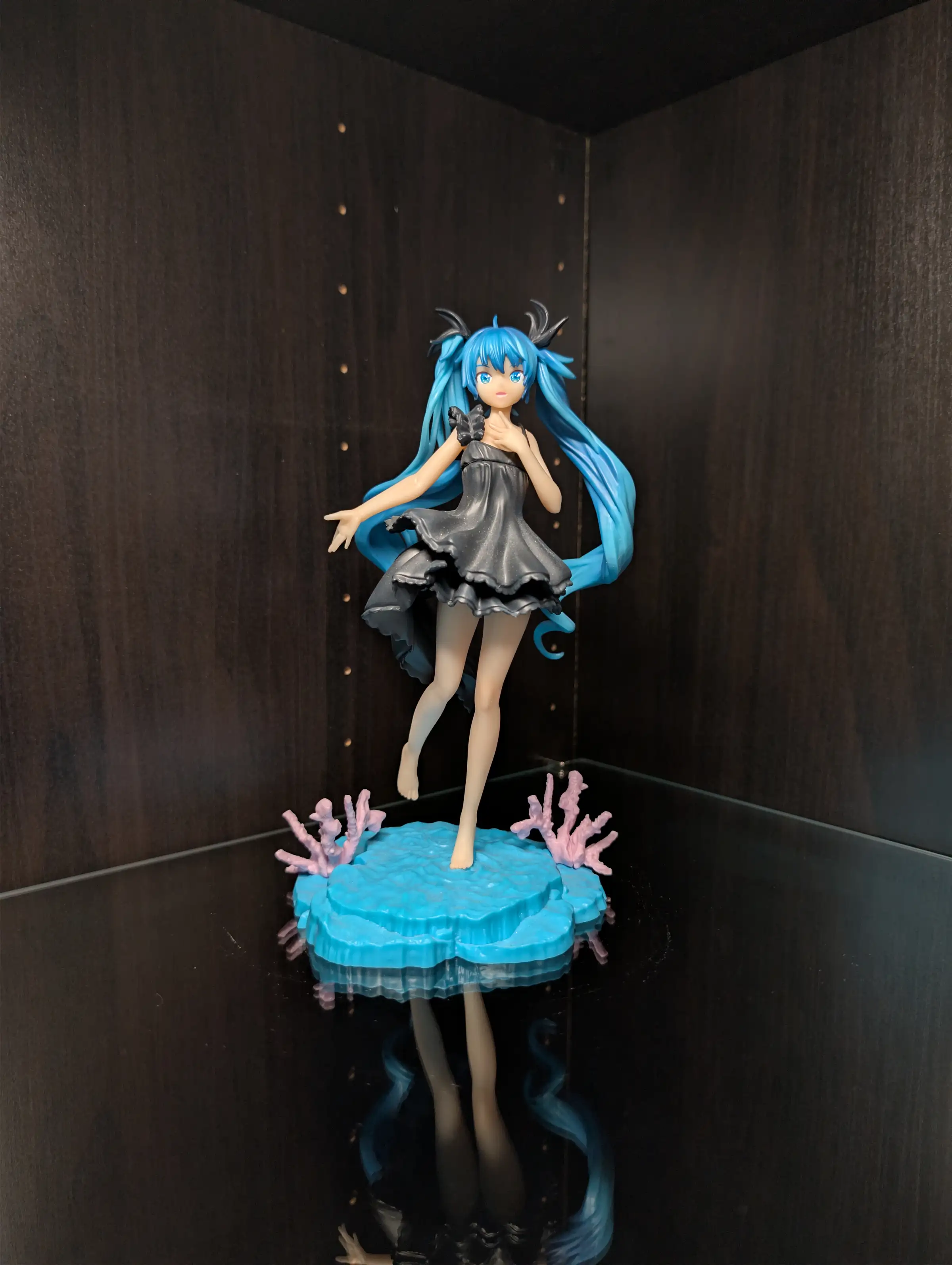 Image of figure Shinkai Shoujo Miku