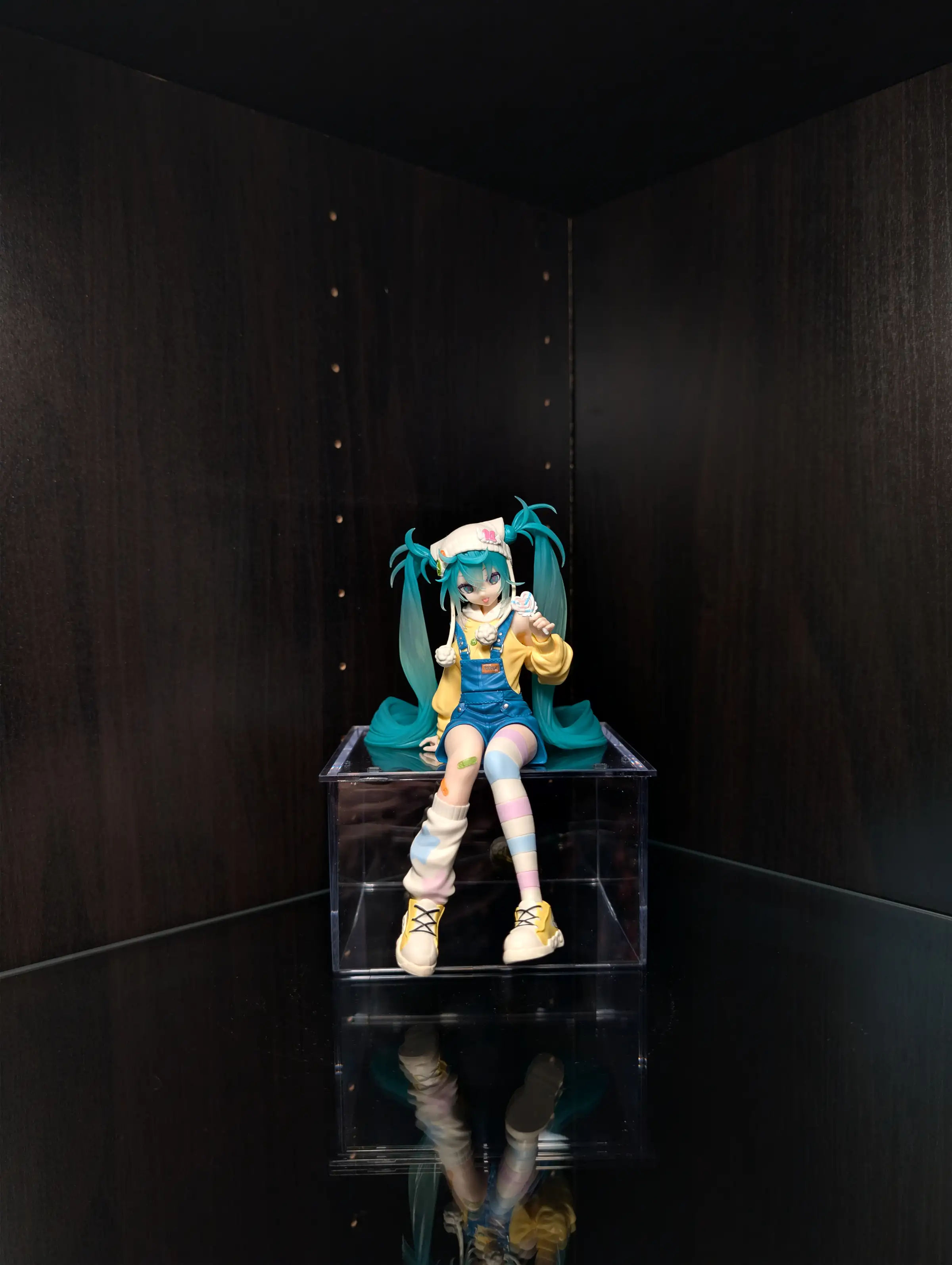 Image of figure Lollipop Miku