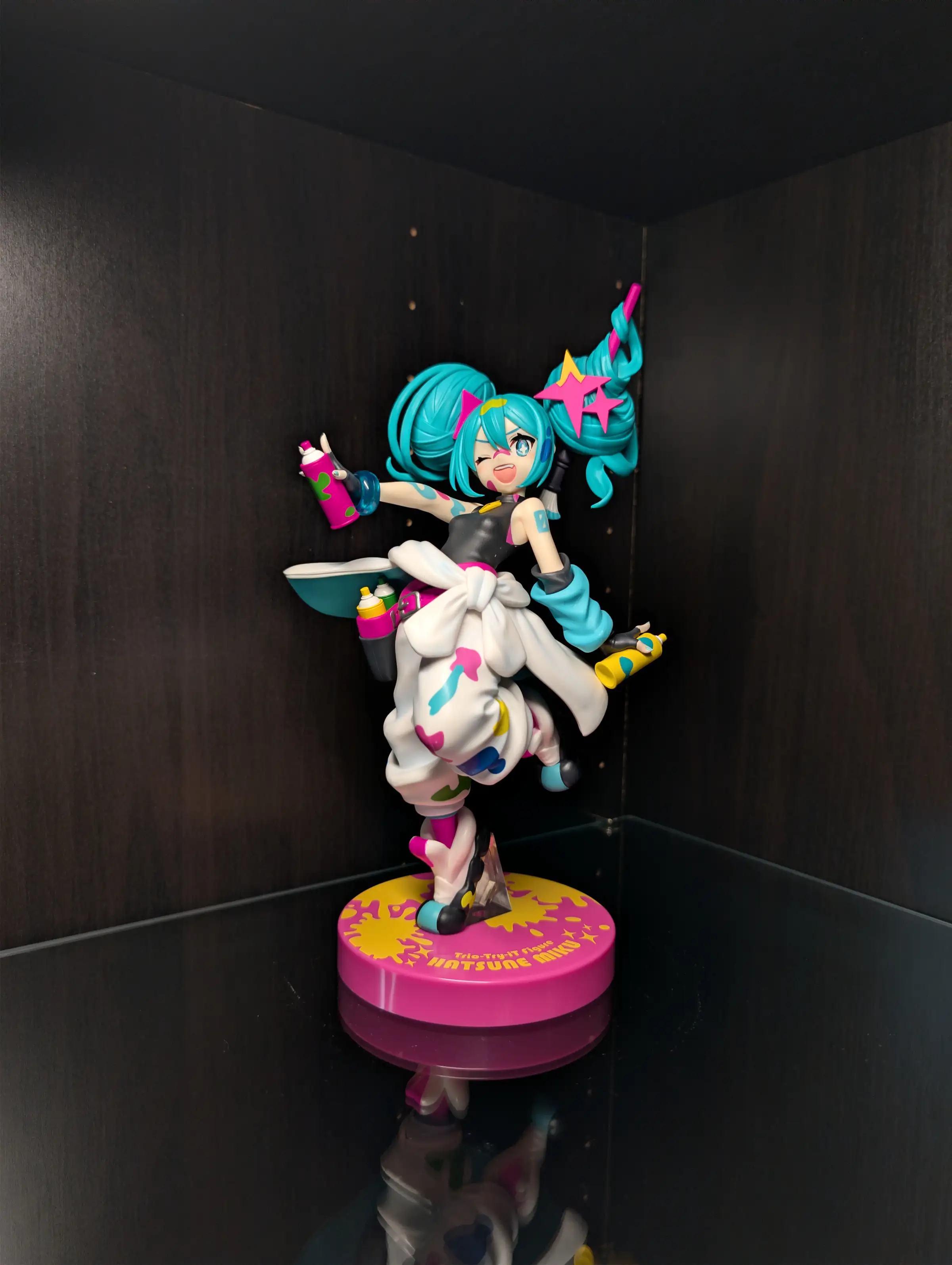 Image of figure Paint Miku