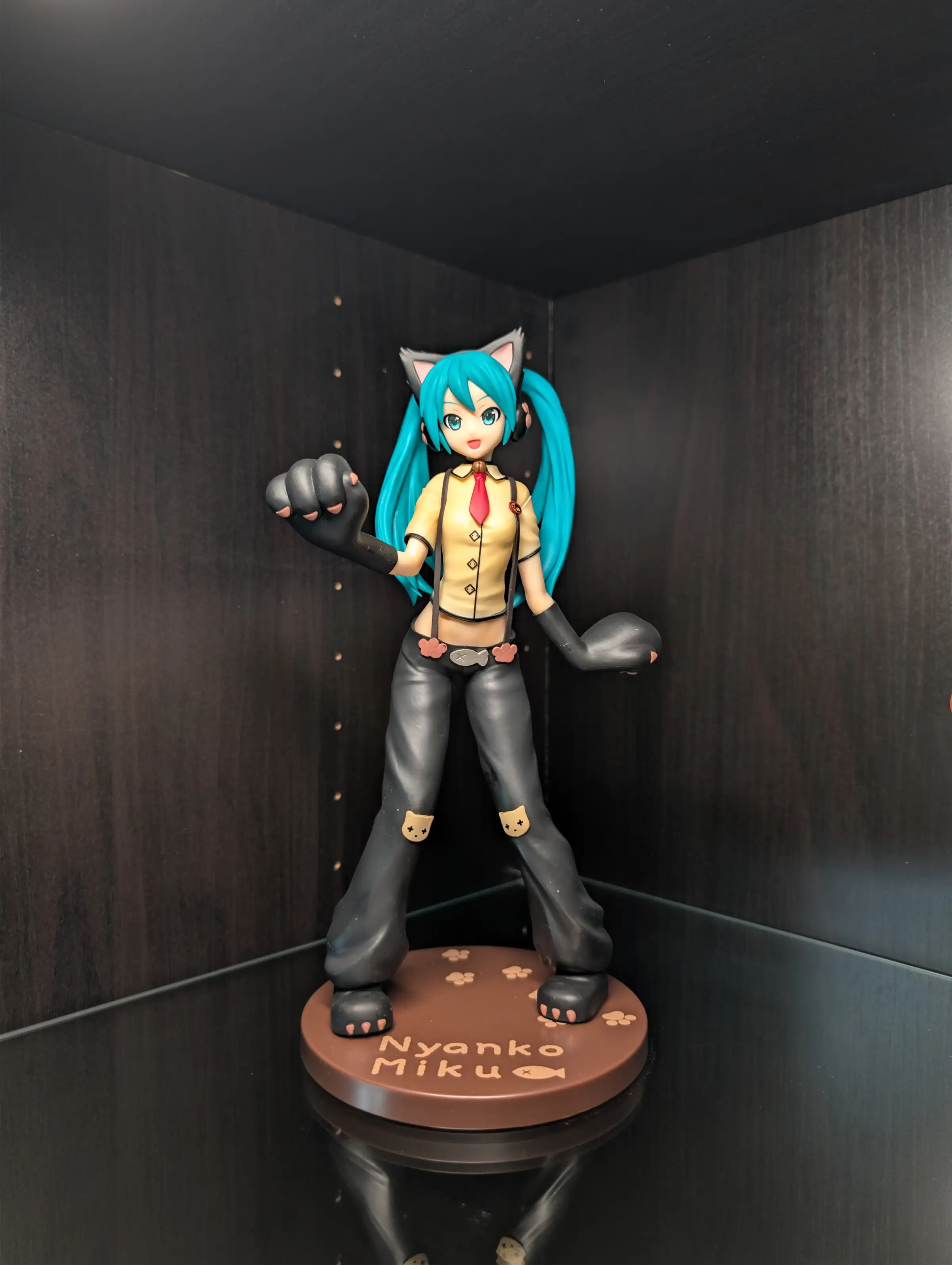 Image of figure Nyanko Miku