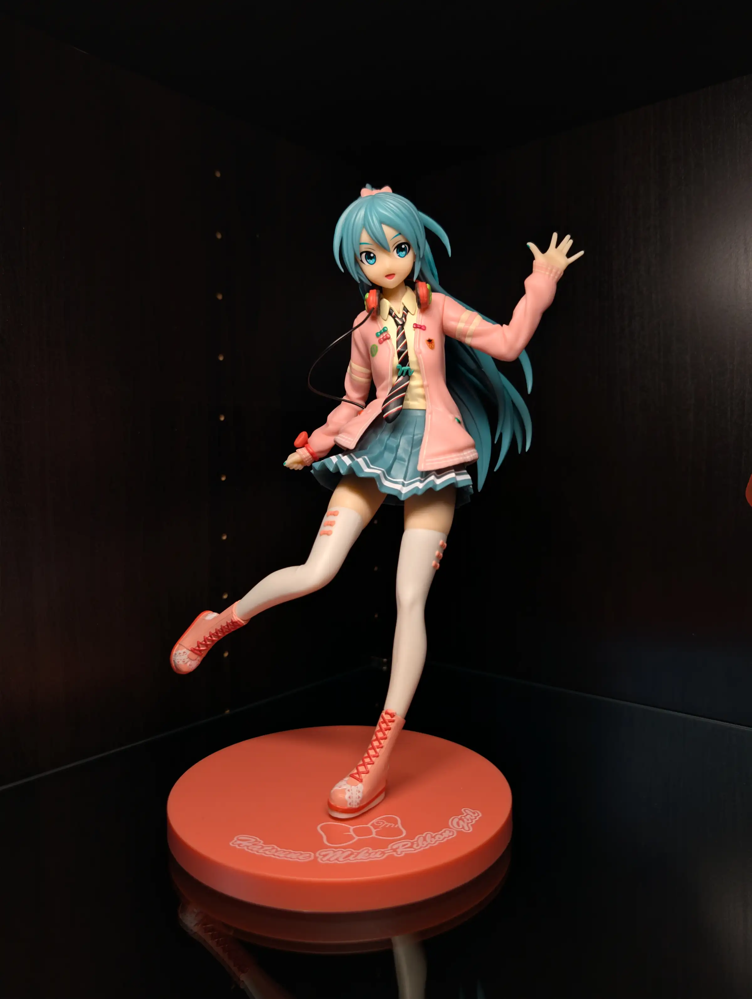 Image of figure Ribbon Girl (Project Diva)