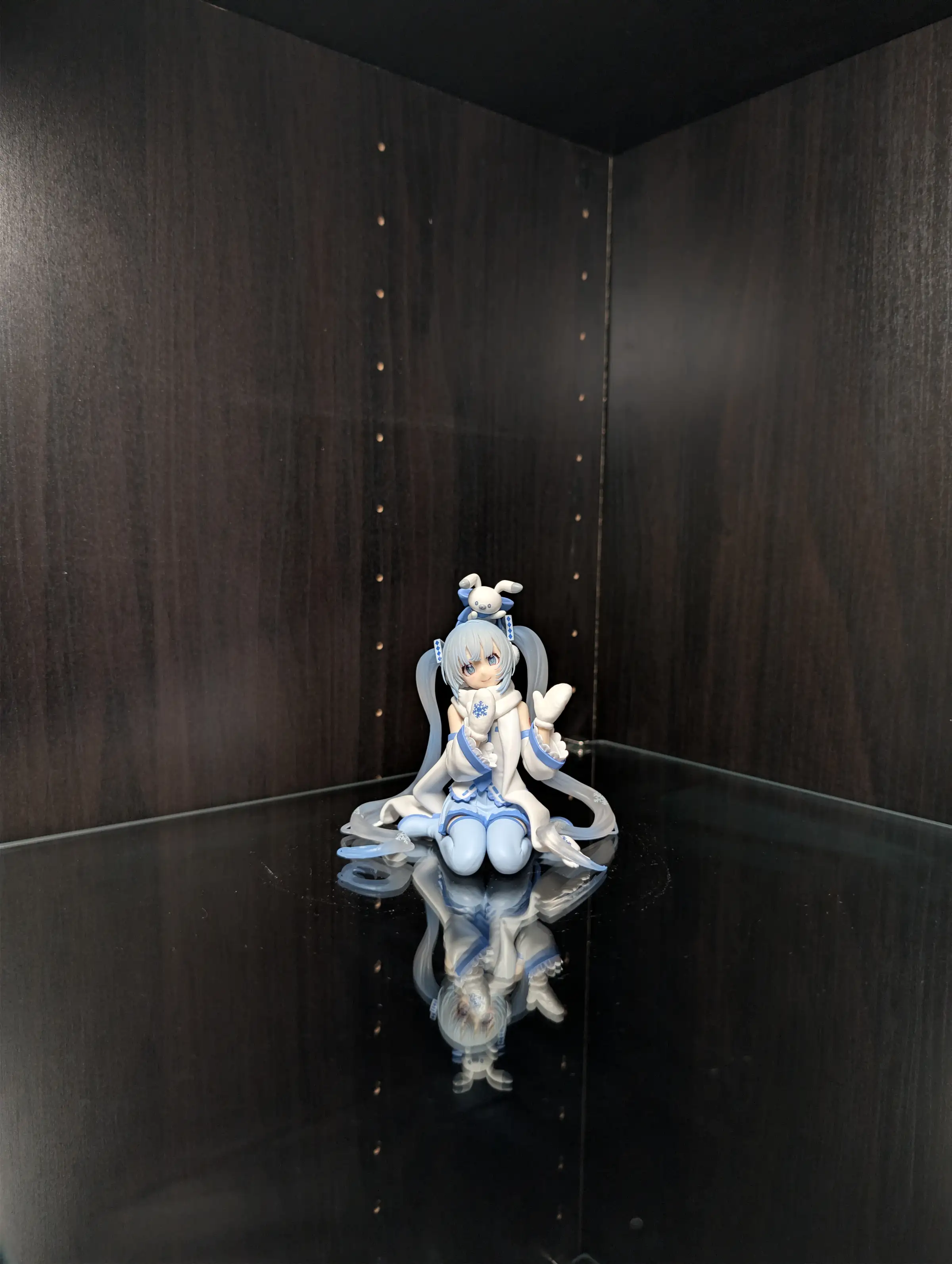 Image of figure Sitting Snow Miku