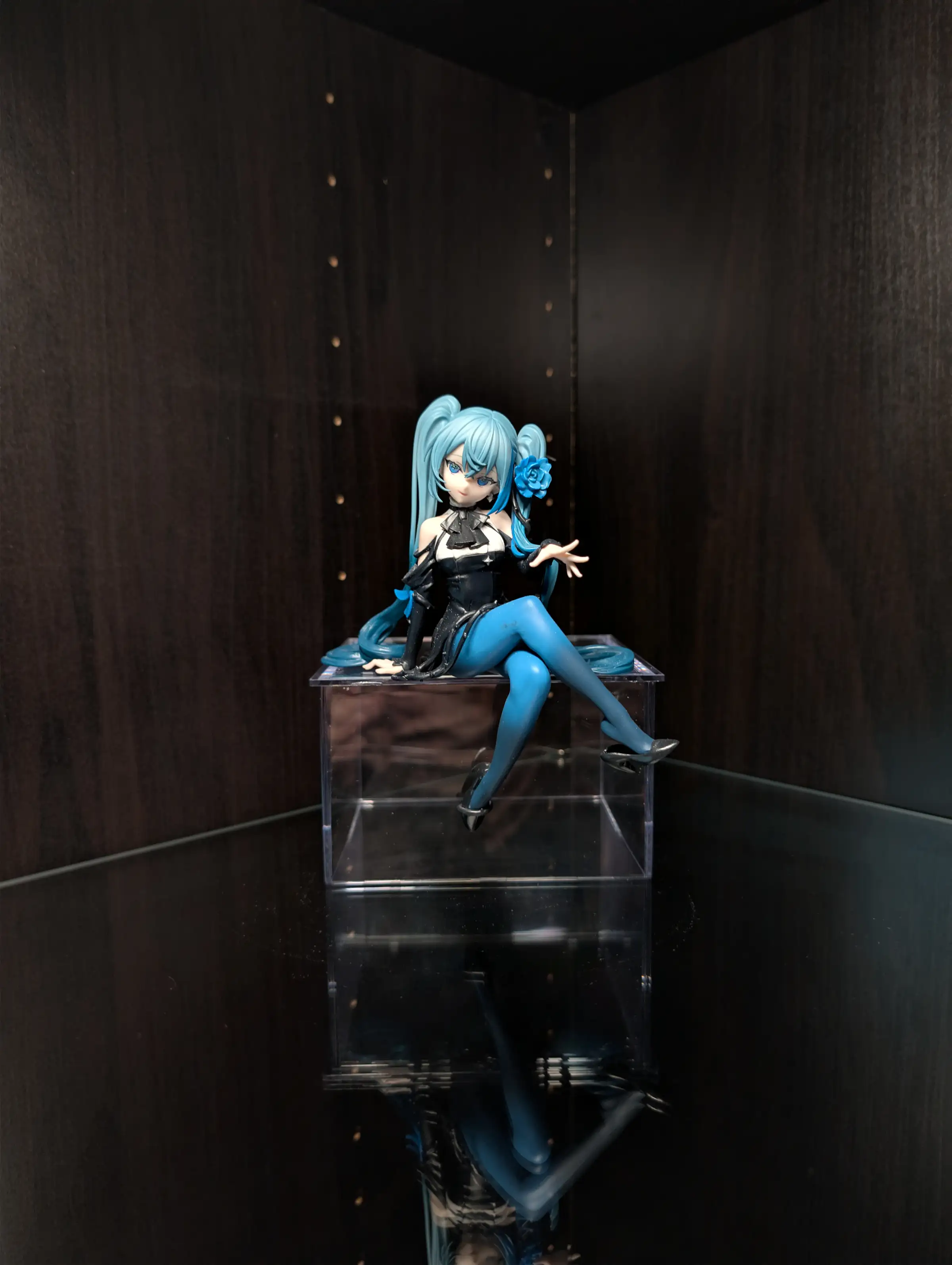 Image of figure Flower Fairy Miku (Blue Rose)