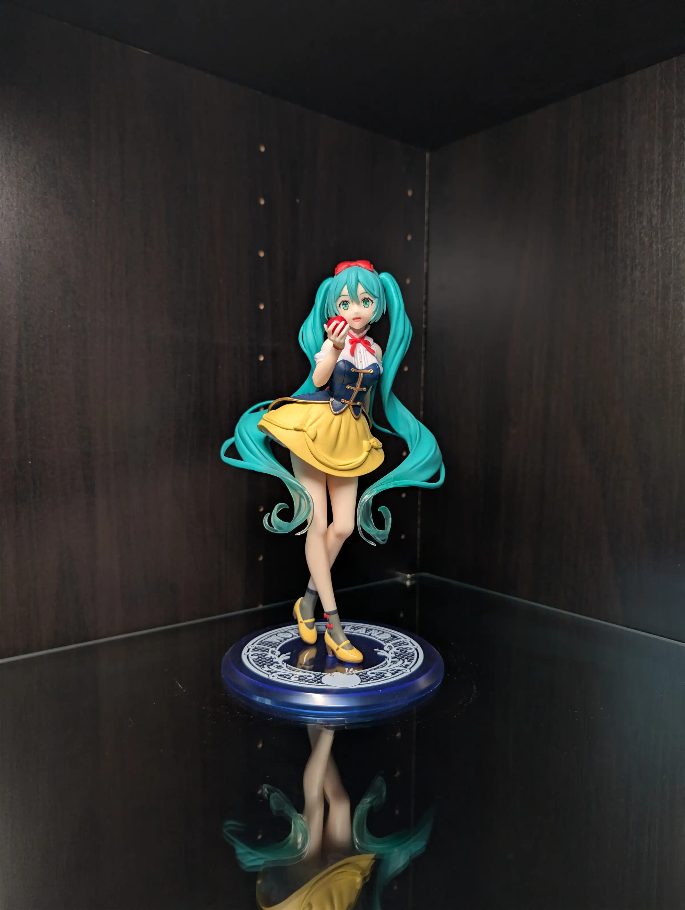 Image of figure Snow White Miku